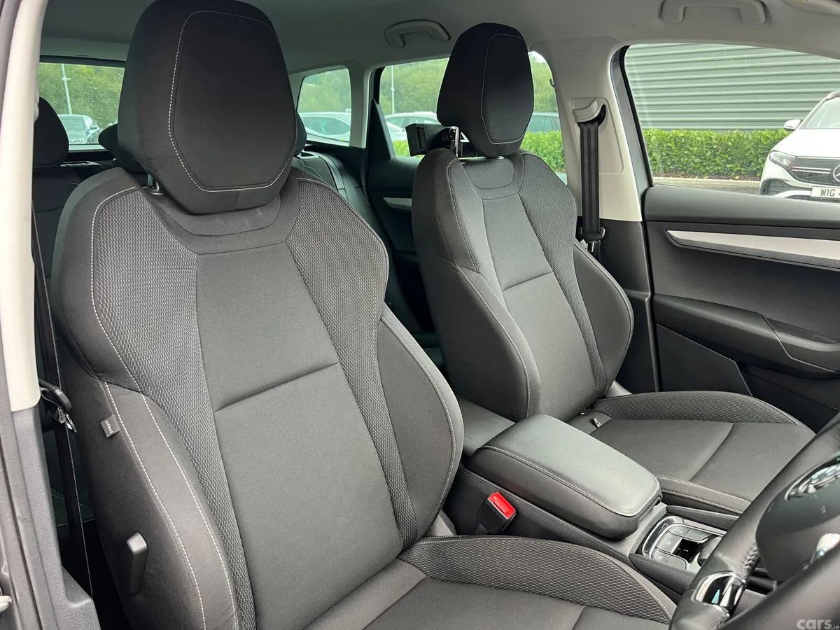 Skoda Karoq SUV, Diesel, 2023, Grey