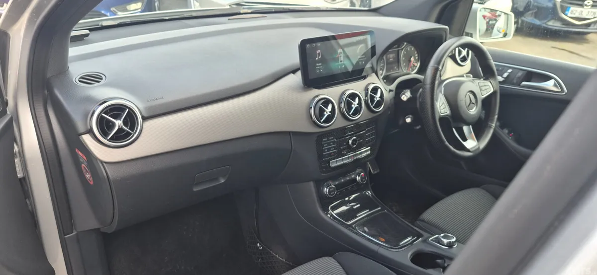 Mercedes-Benz B-Class MPV, Petrol, 2016, Silver