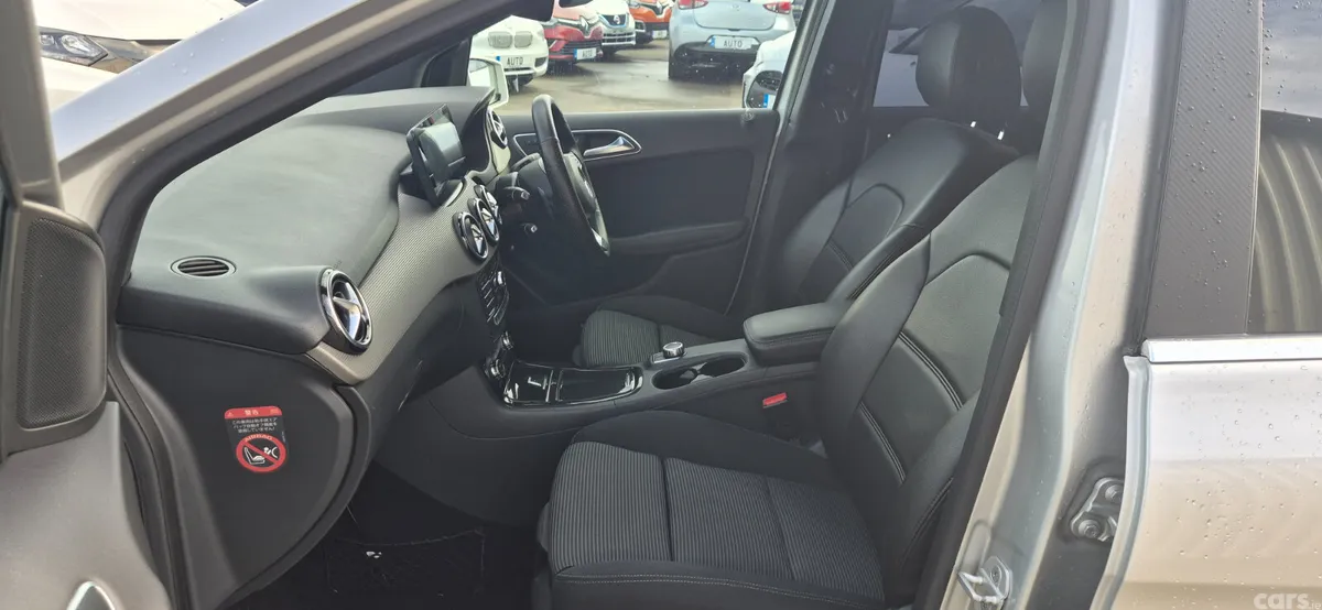 Mercedes-Benz B-Class MPV, Petrol, 2016, Silver