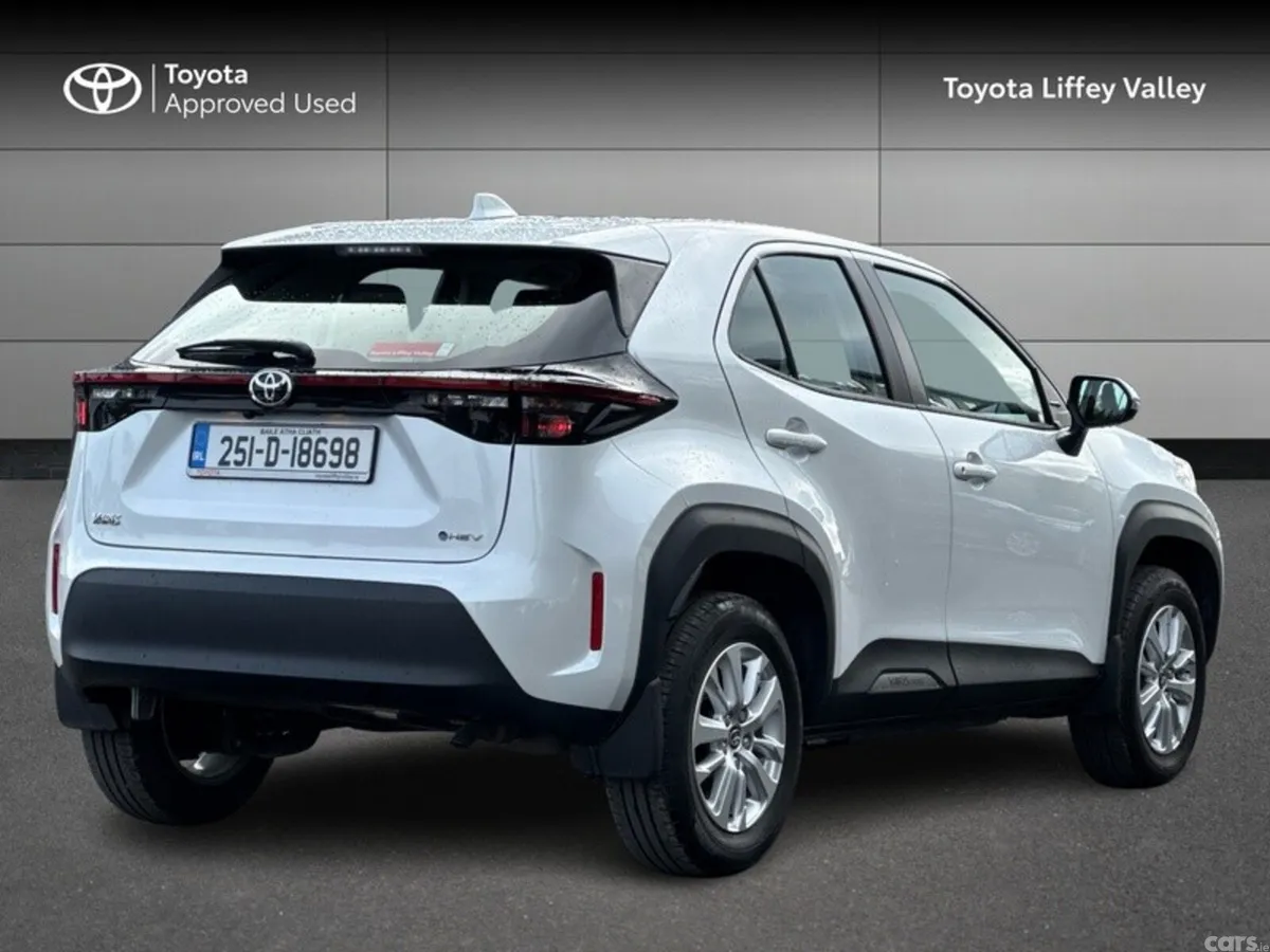 Toyota Yaris Cross SUV, Petrol Hybrid, 2025, White