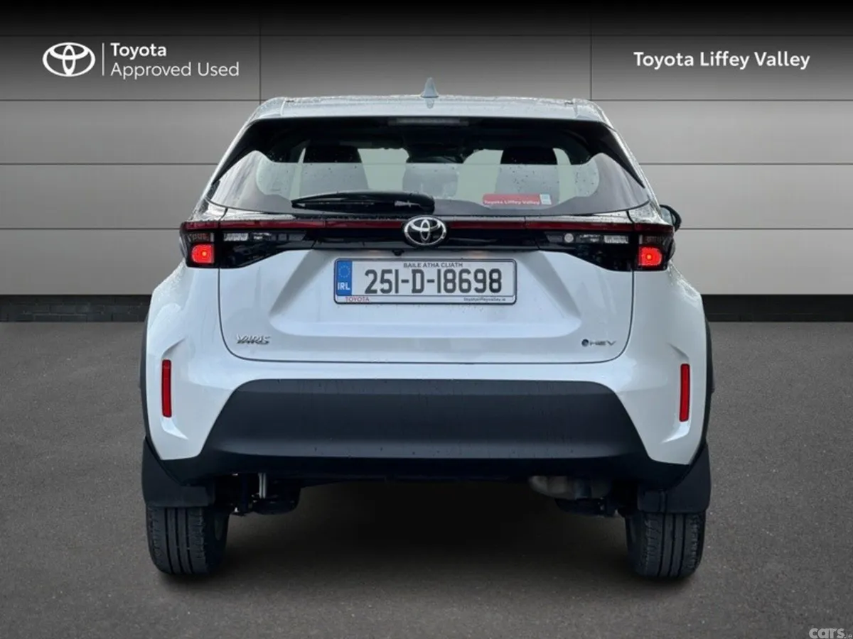 Toyota Yaris Cross SUV, Petrol Hybrid, 2025, White