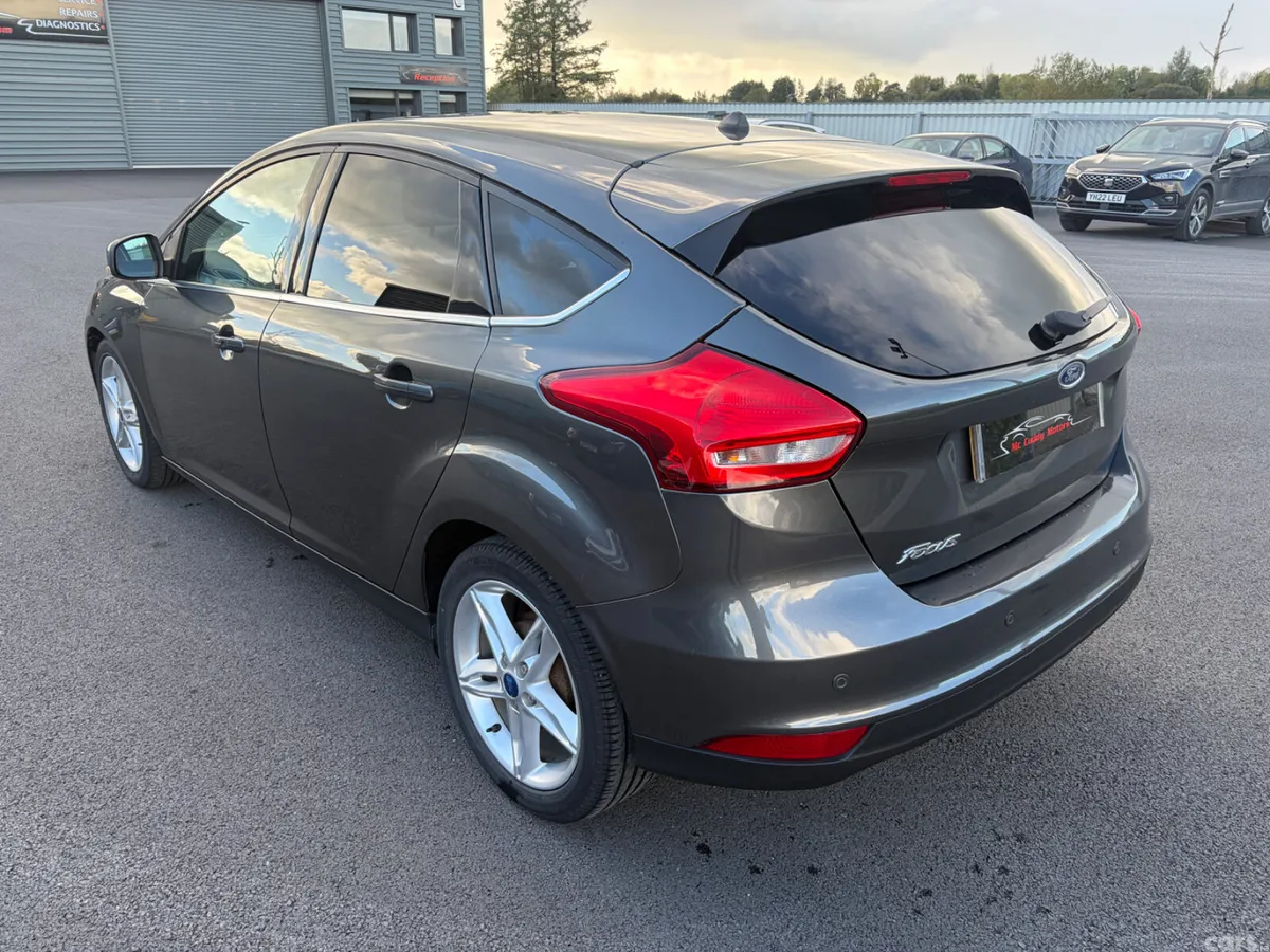 Ford Focus Hatchback, Diesel, 2017, Grey