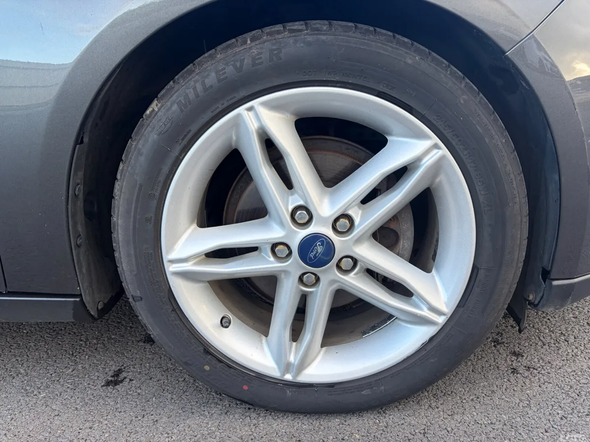 Ford Focus Hatchback, Diesel, 2017, Grey