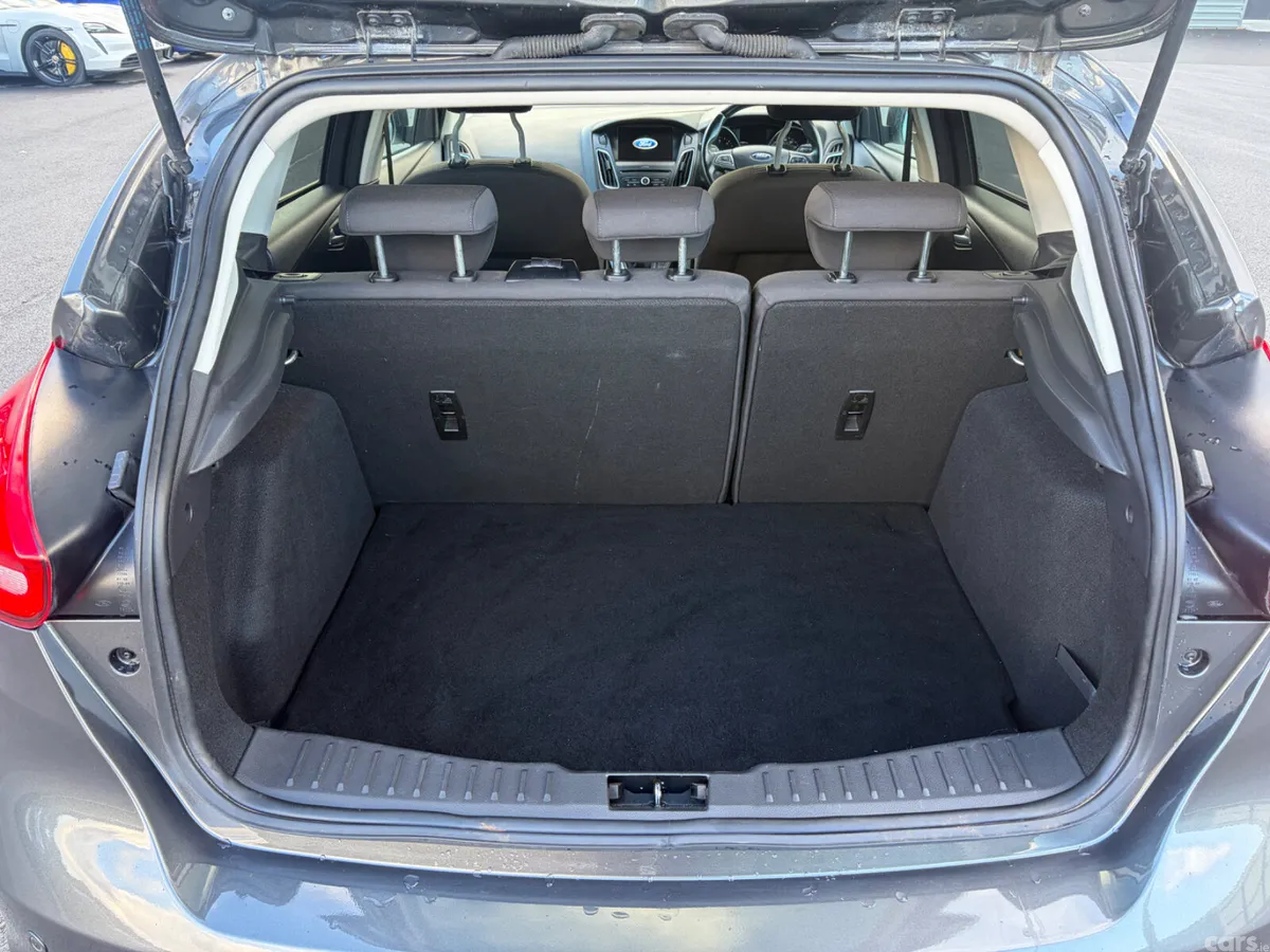 Ford Focus Hatchback, Diesel, 2017, Grey