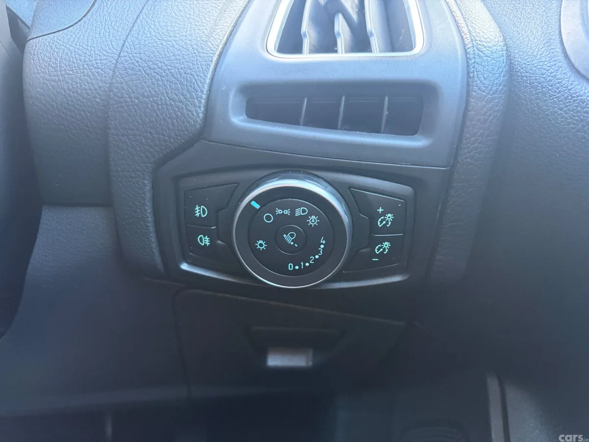 Ford Focus Hatchback, Diesel, 2017, Grey