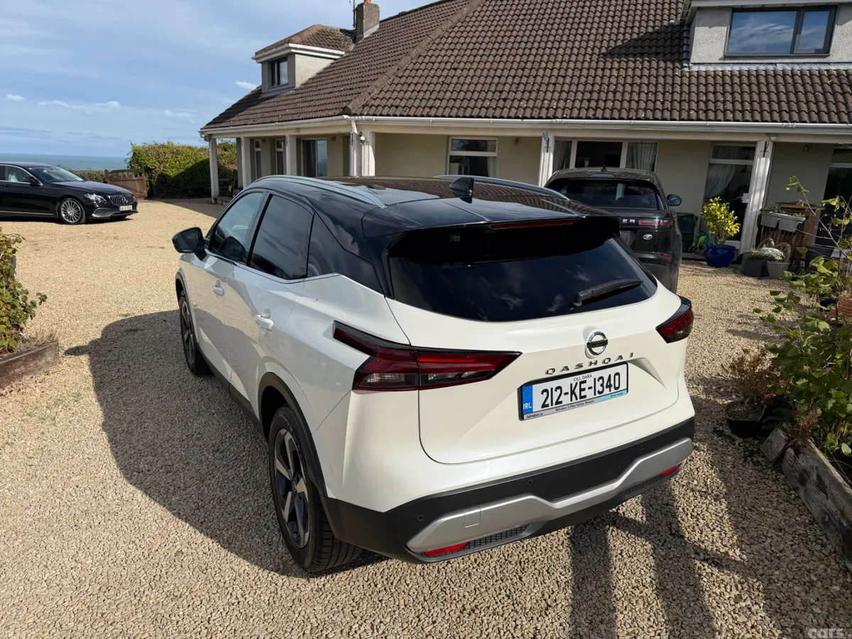 Nissan Qashqai MPV, Petrol, 2021, White