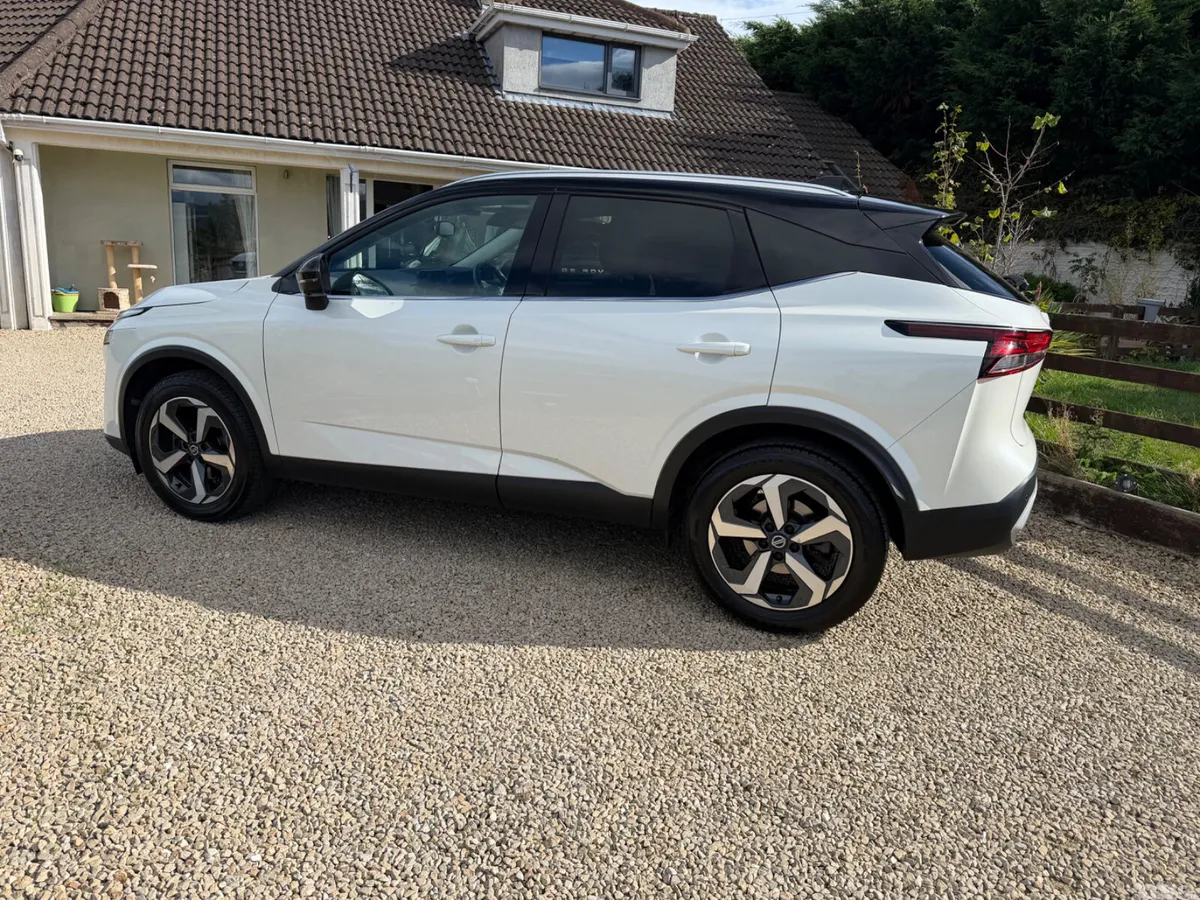 Nissan Qashqai MPV, Petrol, 2021, White