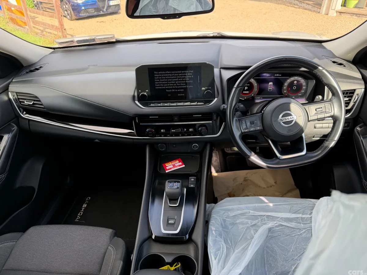Nissan Qashqai MPV, Petrol, 2021, White