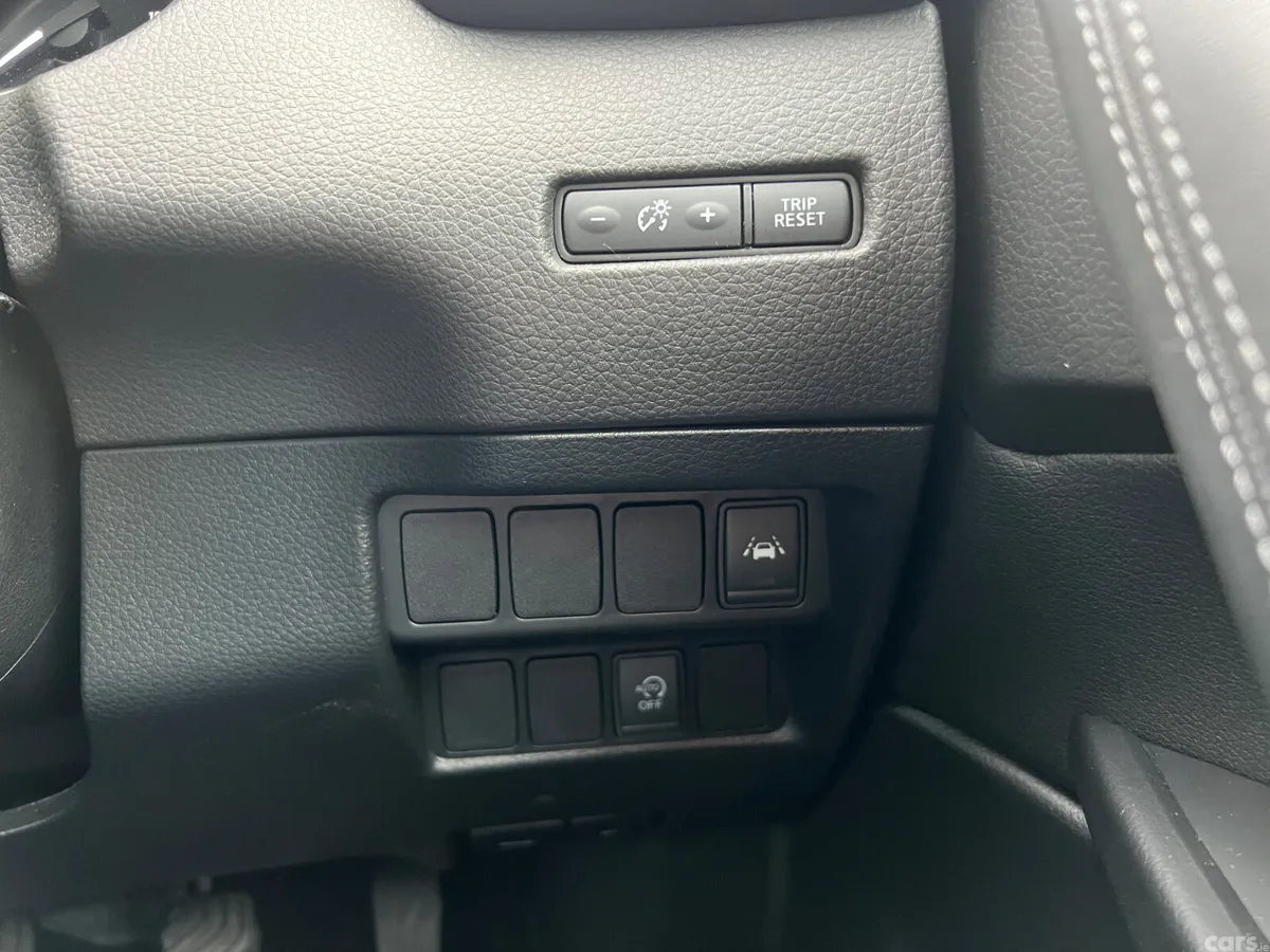 Nissan Qashqai SUV, Diesel, 2018, Black