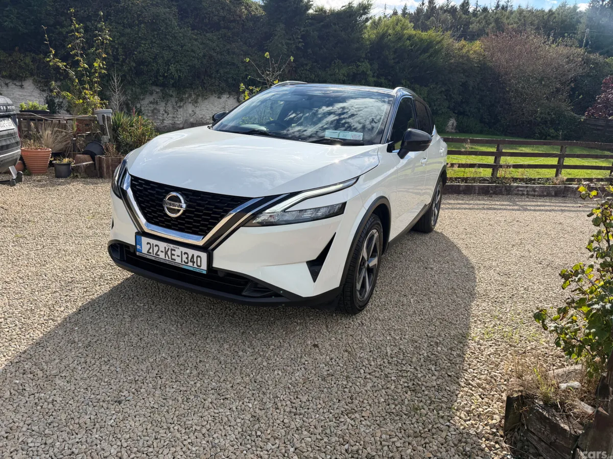Nissan Qashqai MPV, Petrol, 2021, White