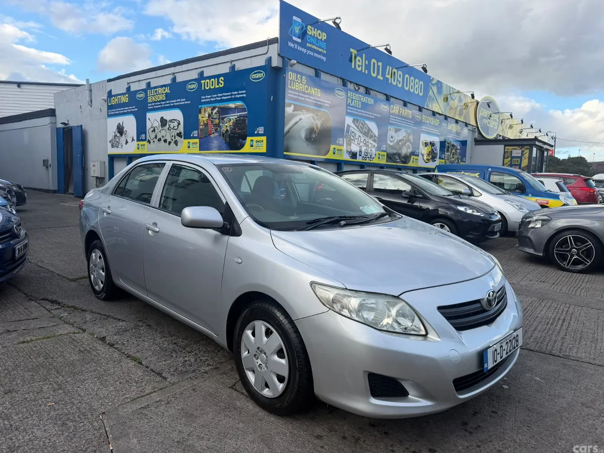 Toyota Corolla Saloon, Petrol, 2010, Silver