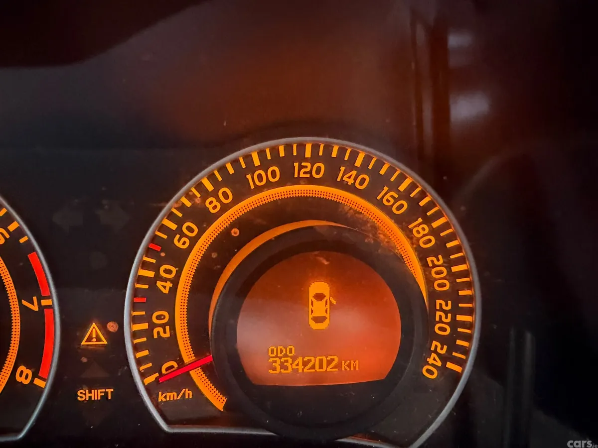 Toyota Corolla Saloon, Petrol, 2010, Silver