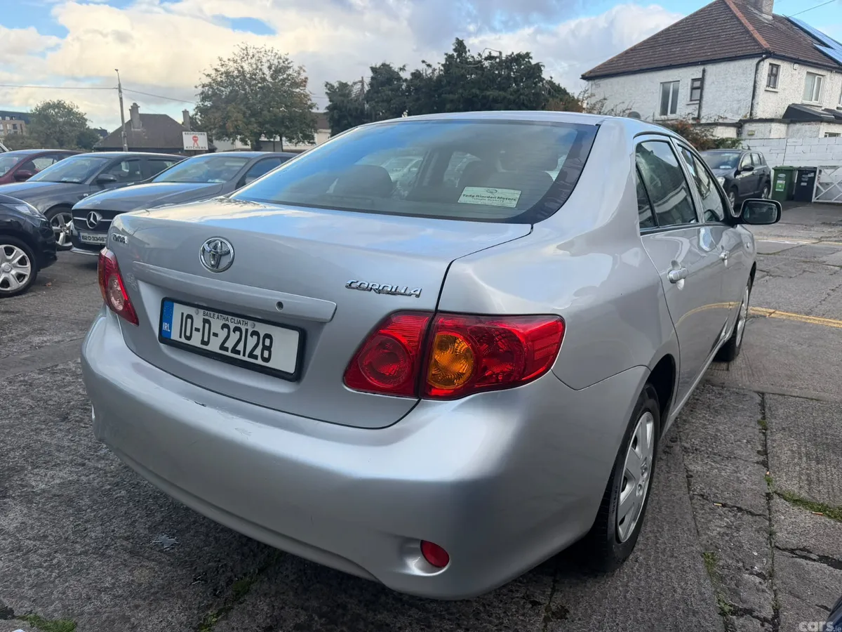 Toyota Corolla Saloon, Petrol, 2010, Silver