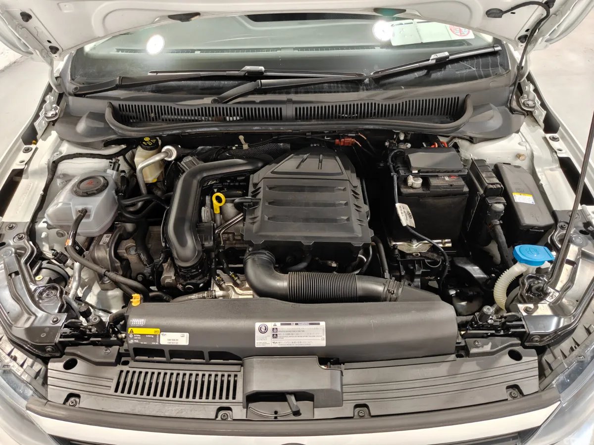 Volkswagen Polo Hatchback, Petrol, 2019, White