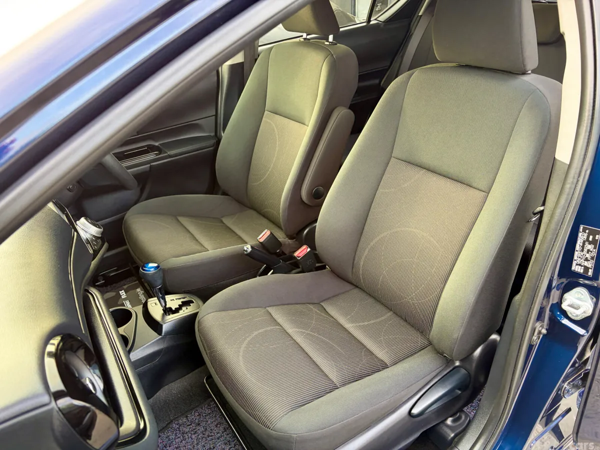 Toyota Aqua Hatchback, Petrol Hybrid, 2017, Blue
