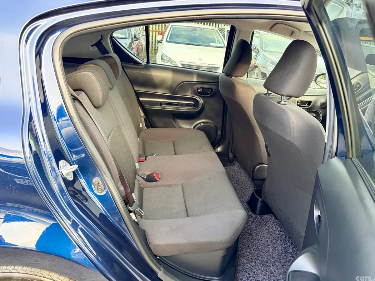 Toyota Aqua Hatchback, Petrol Hybrid, 2017, Blue
