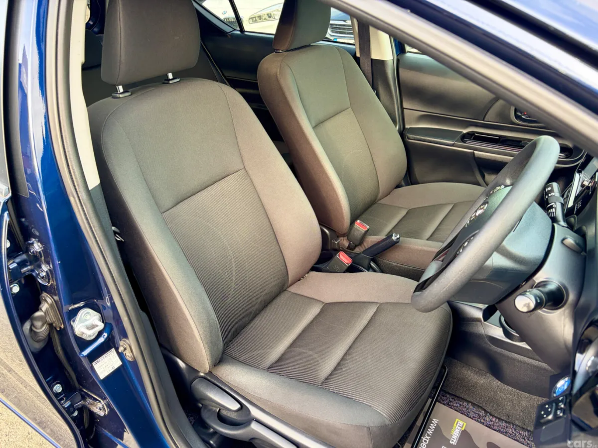 Toyota Aqua Hatchback, Petrol Hybrid, 2017, Blue