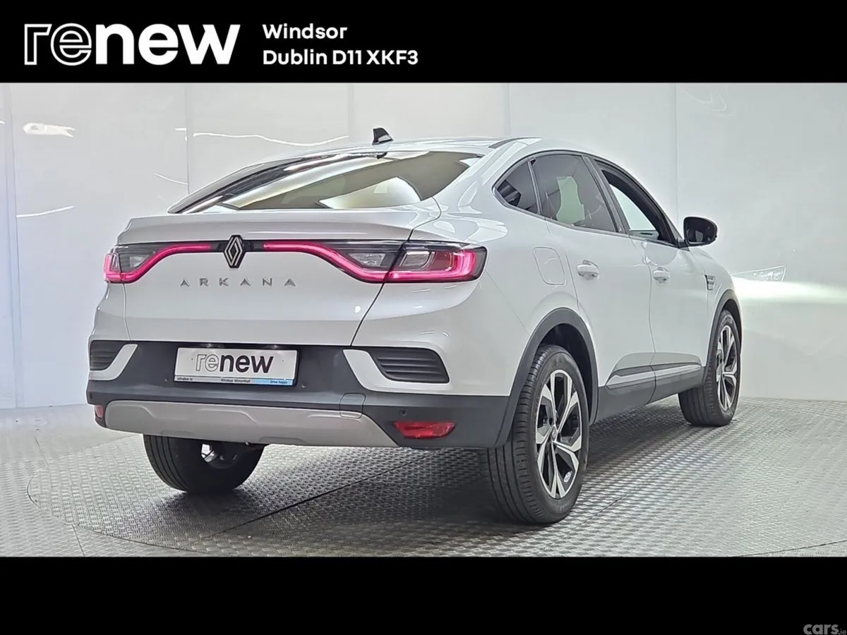 Renault Arkana Hatchback, Petrol Hybrid, 2025, White