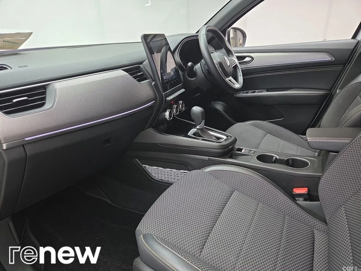 Renault Arkana Hatchback, Petrol Hybrid, 2025, White