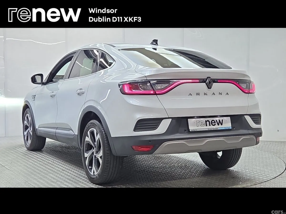 Renault Arkana Hatchback, Petrol Hybrid, 2025, White