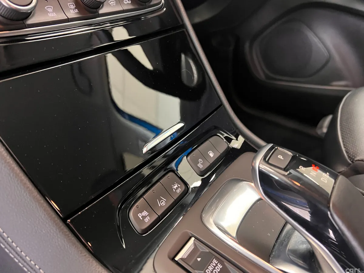 Opel Grandland X SUV, Petrol Plug-in Hybrid, 2023, Blue
