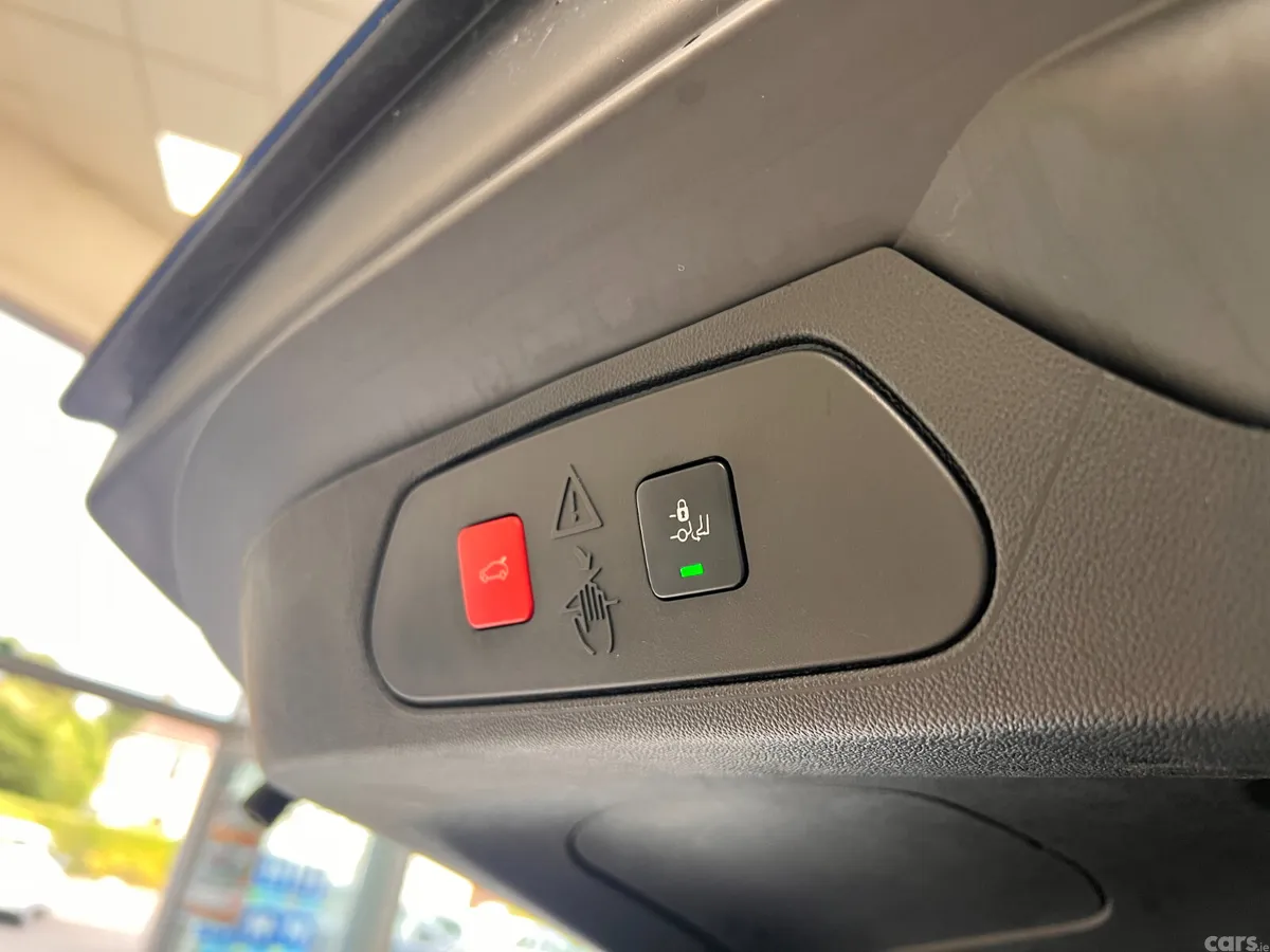 Opel Grandland X SUV, Petrol Plug-in Hybrid, 2023, Blue