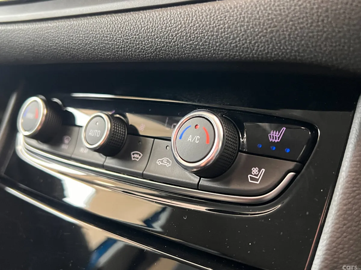 Opel Grandland X SUV, Petrol Plug-in Hybrid, 2023, Blue