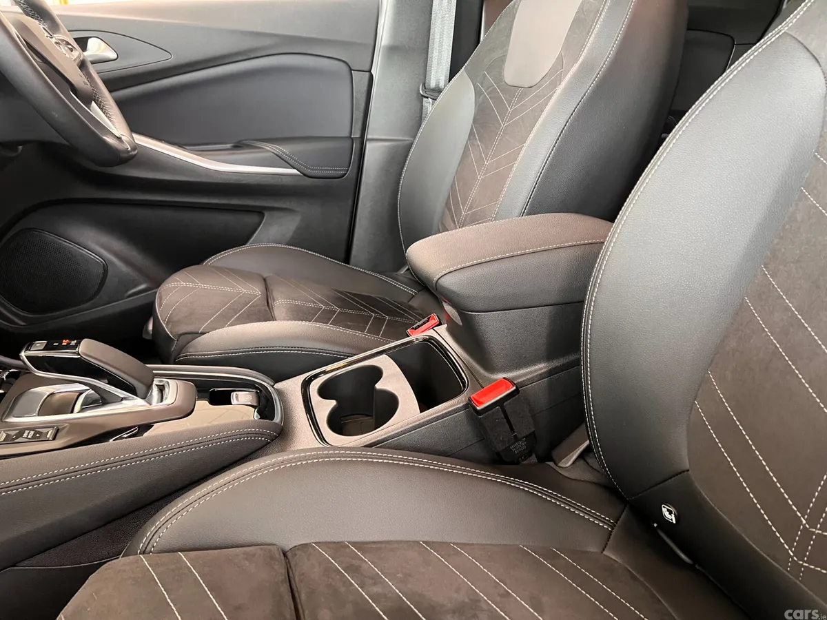 Opel Grandland X SUV, Petrol Plug-in Hybrid, 2024, White
