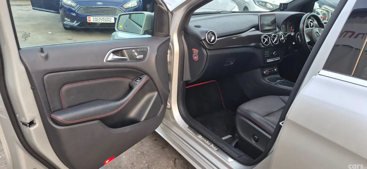 Mercedes-Benz B-Class MPV, Petrol, 2015, Silver