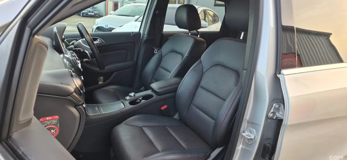 Mercedes-Benz B-Class MPV, Petrol, 2015, Silver