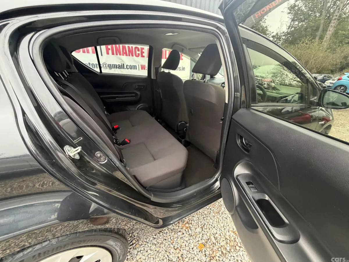 Toyota Aqua Hatchback, Petrol Hybrid, 2018, Black