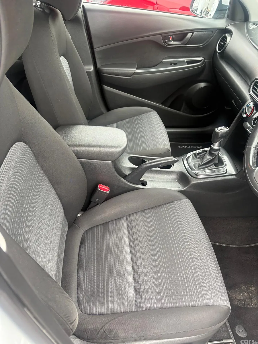 Hyundai KONA MPV, Petrol, 2018, White