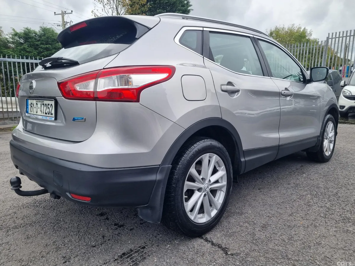 Nissan Qashqai Hatchback, Diesel, 2016, Silver