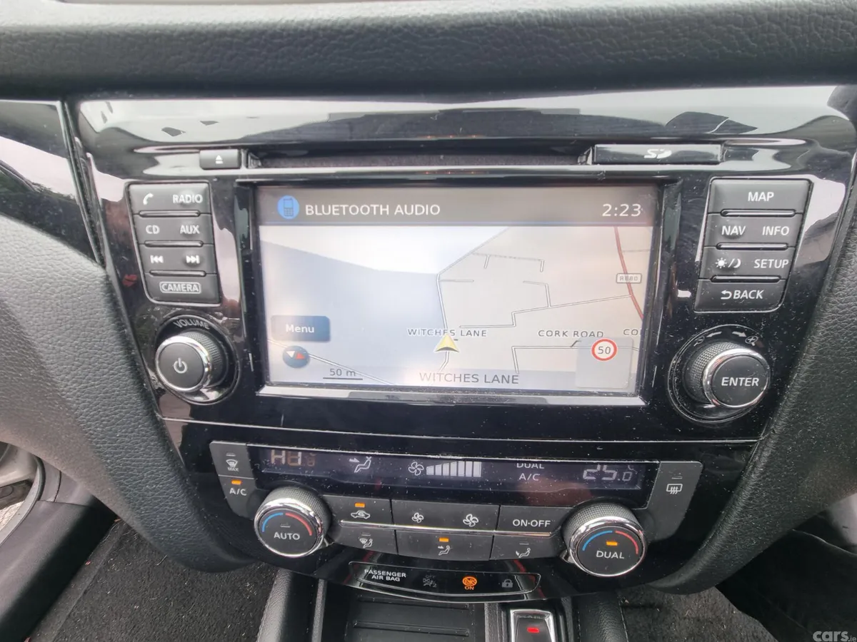 Nissan Qashqai Hatchback, Diesel, 2016, Silver