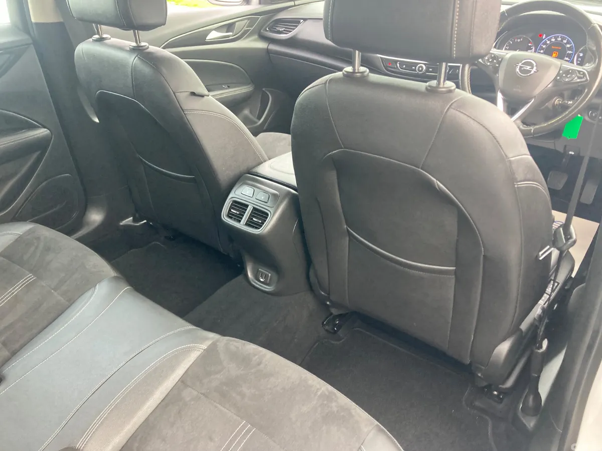 Opel Insignia Hatchback, Diesel, 2022, White