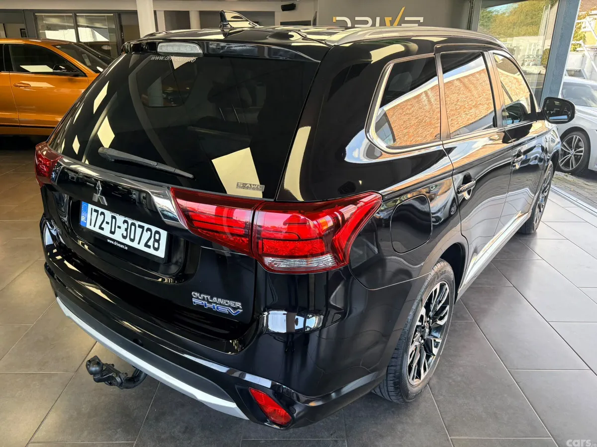 Mitsubishi Outlander SUV, Petrol Plug-in Hybrid, 2017, Black