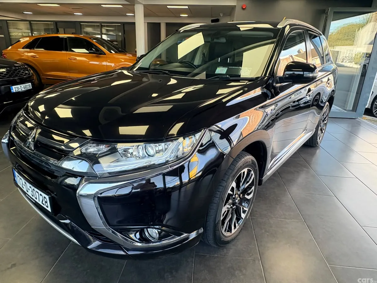 Mitsubishi Outlander SUV, Petrol Plug-in Hybrid, 2017, Black