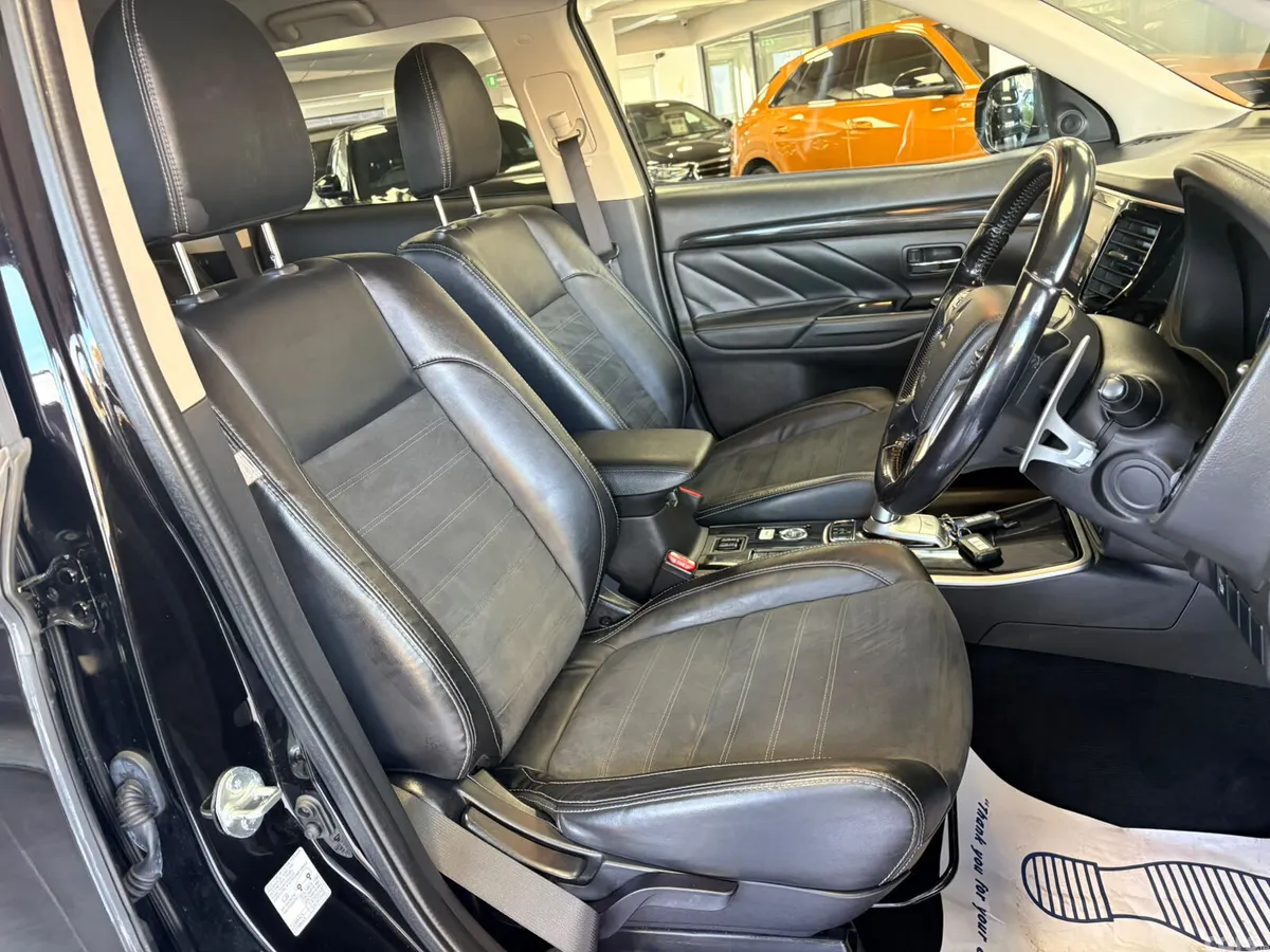 Mitsubishi Outlander SUV, Petrol Plug-in Hybrid, 2017, Black