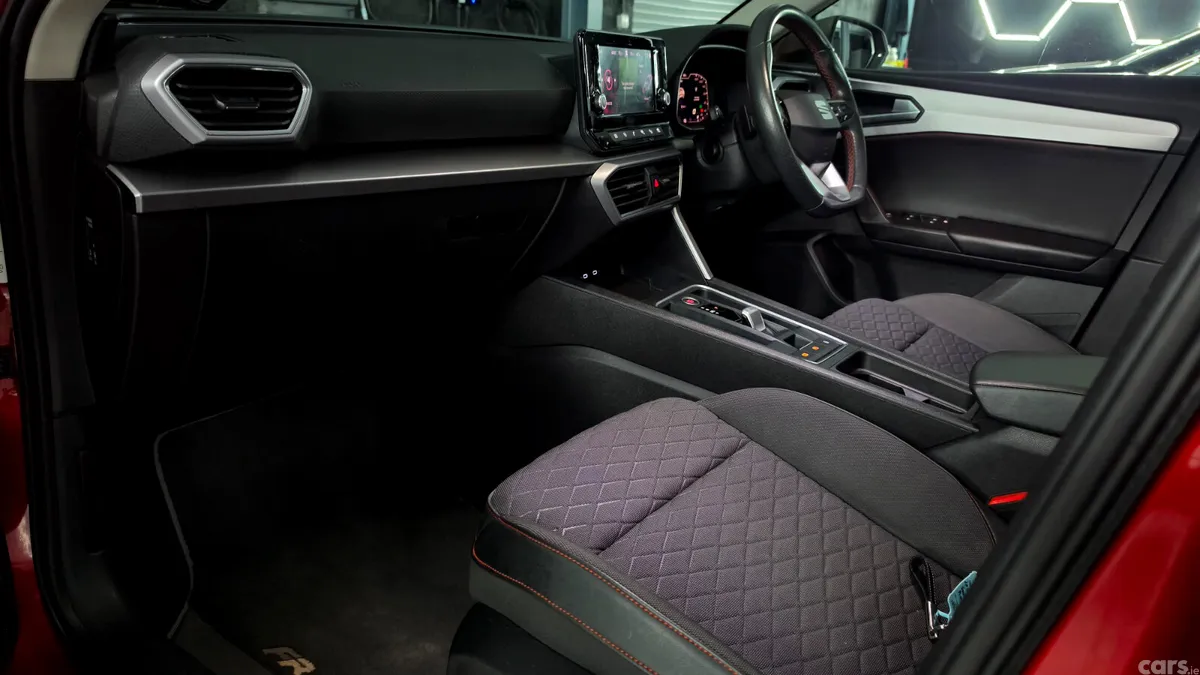 SEAT Leon Estate, Diesel, 2021, Red