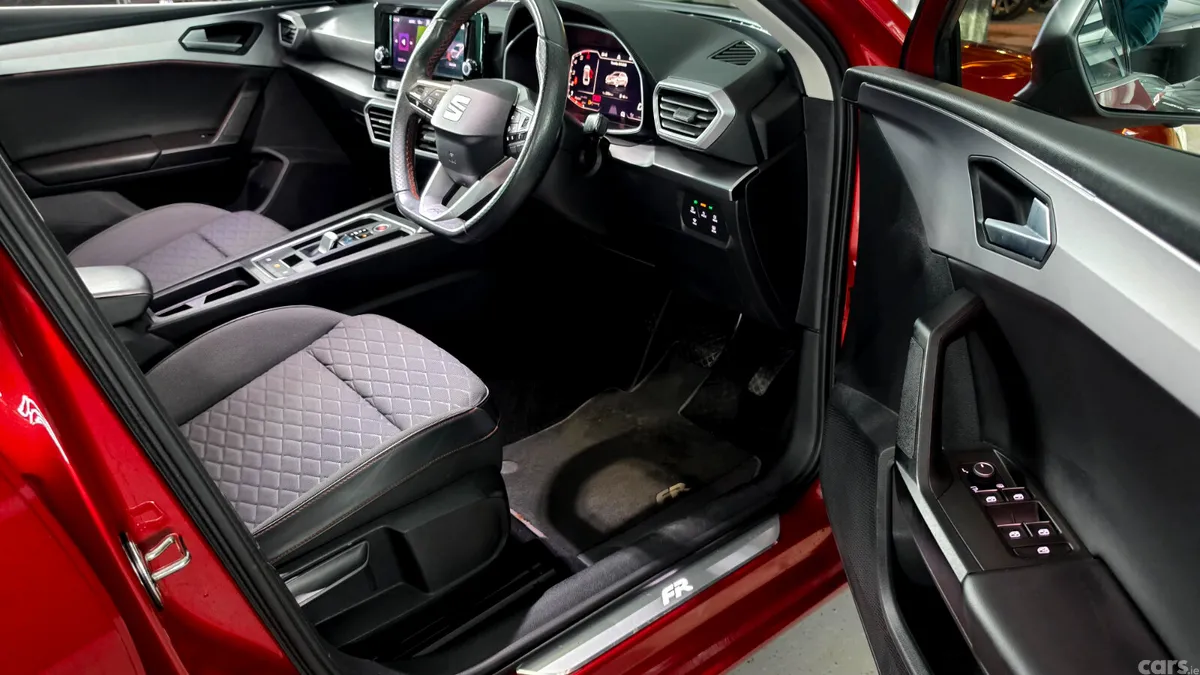 SEAT Leon Estate, Diesel, 2021, Red