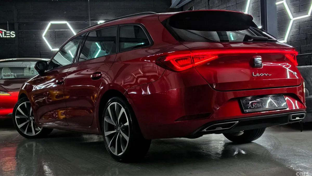 SEAT Leon Estate, Diesel, 2021, Red