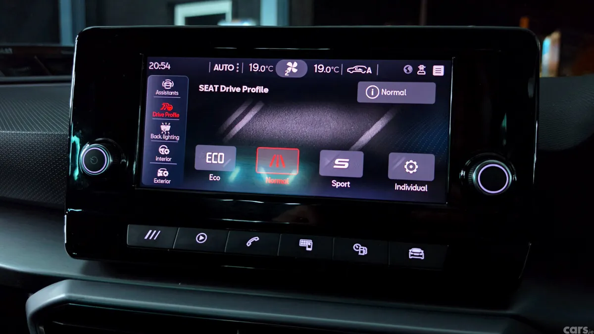 SEAT Leon Estate, Diesel, 2021, Red