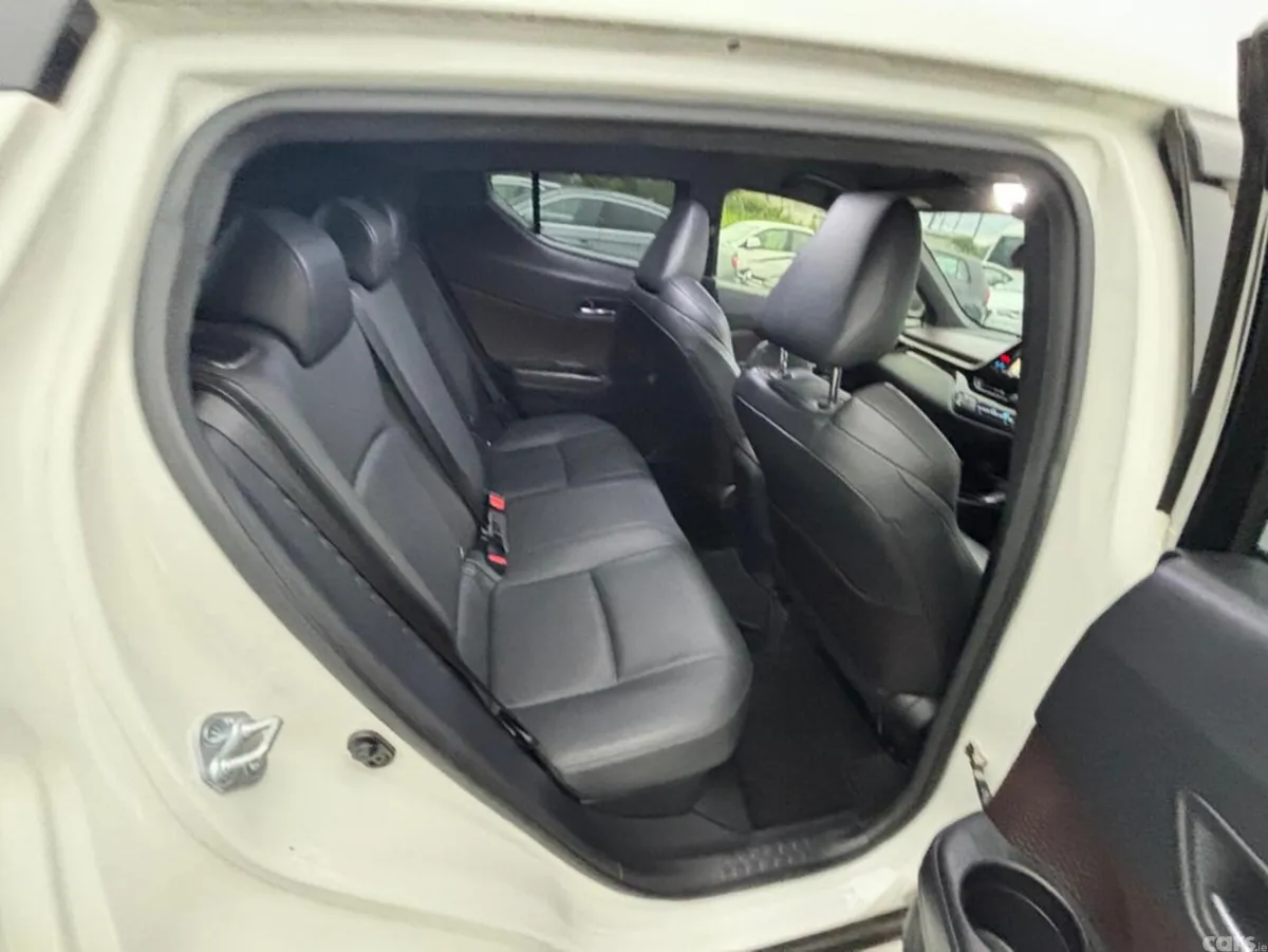 Toyota C-HR SUV, Petrol Hybrid, 2017, White