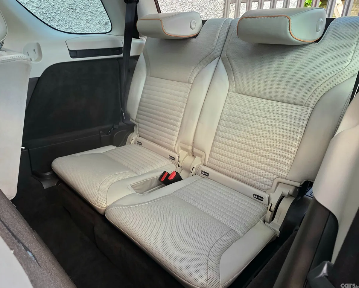 Land Rover Discovery SUV, Diesel, 2017, Grey