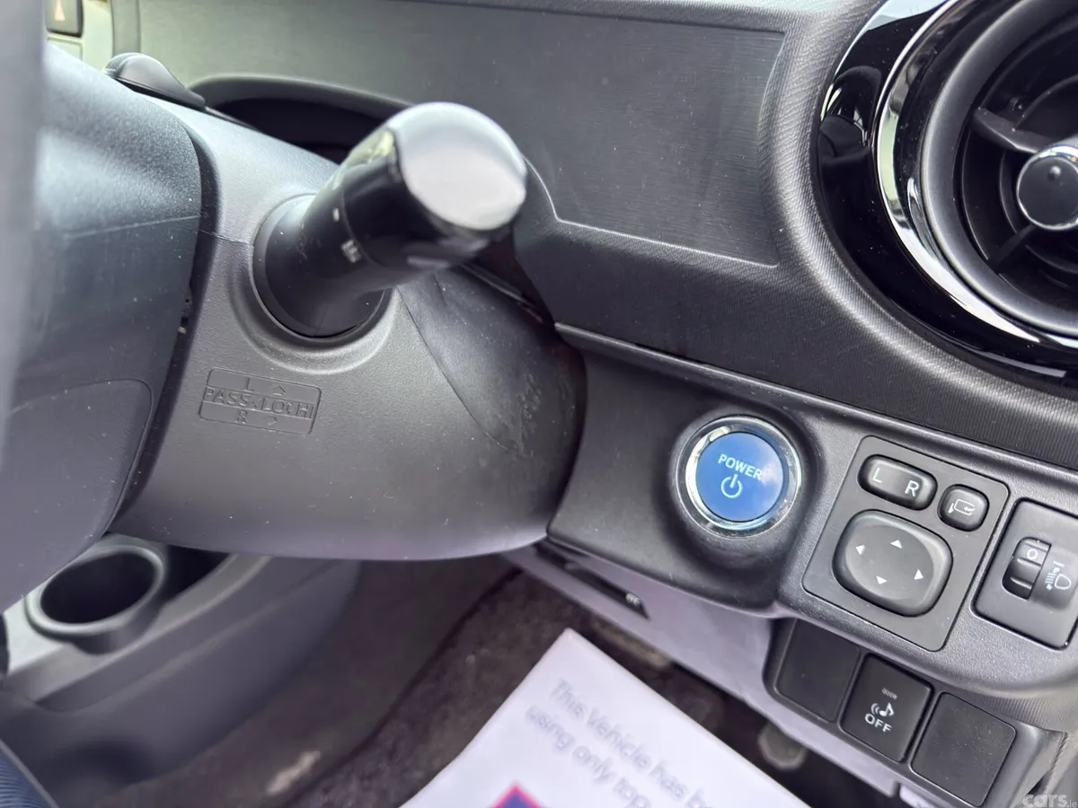 Toyota Aqua Hatchback, Petrol Hybrid, 2015, White