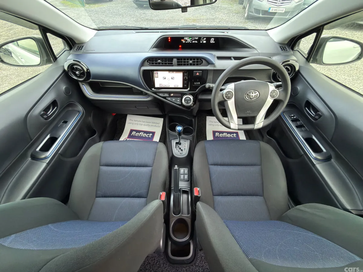 Toyota Aqua Hatchback, Petrol Hybrid, 2015, White