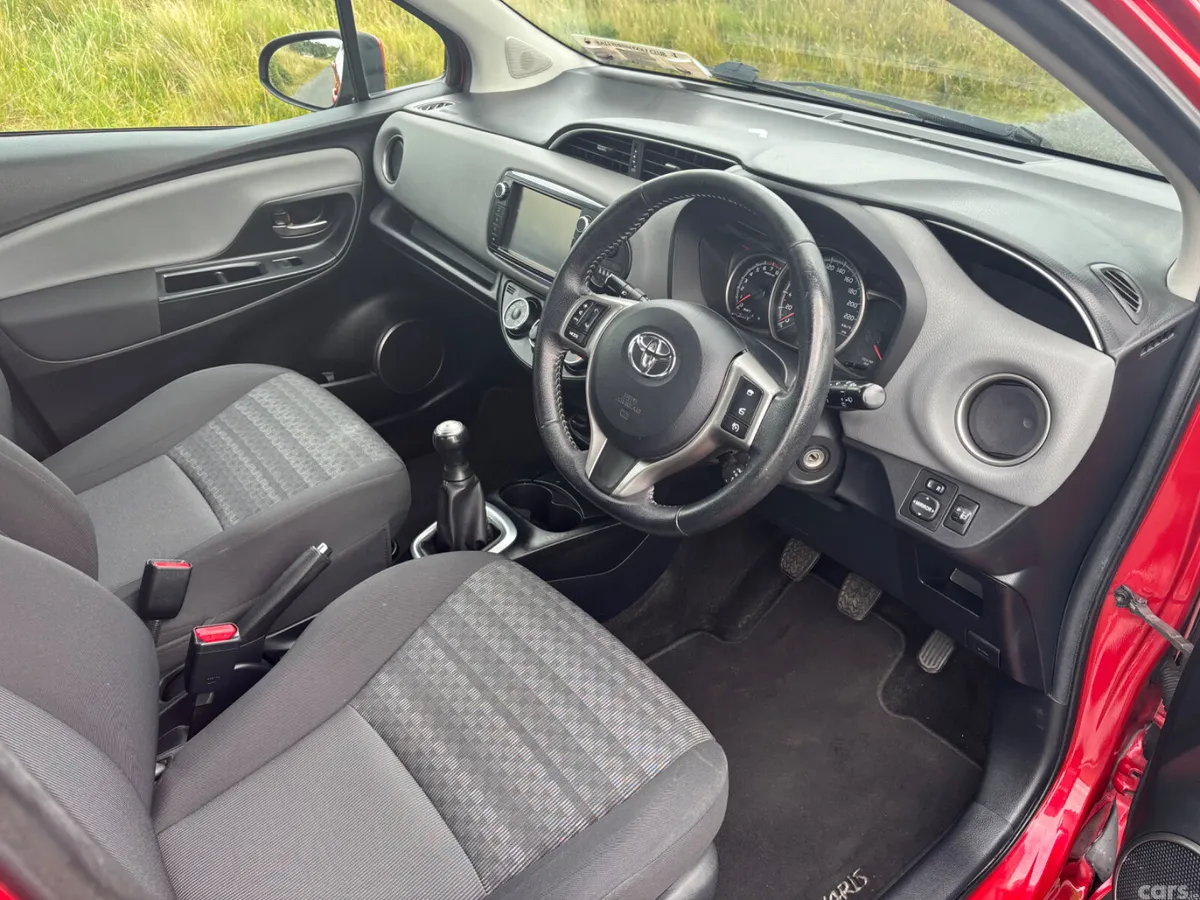 Toyota Yaris Hatchback, Petrol, 2016, Red