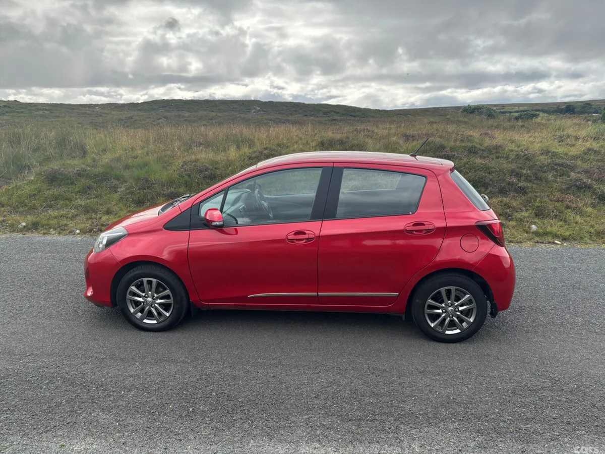Toyota Yaris Hatchback, Petrol, 2016, Red