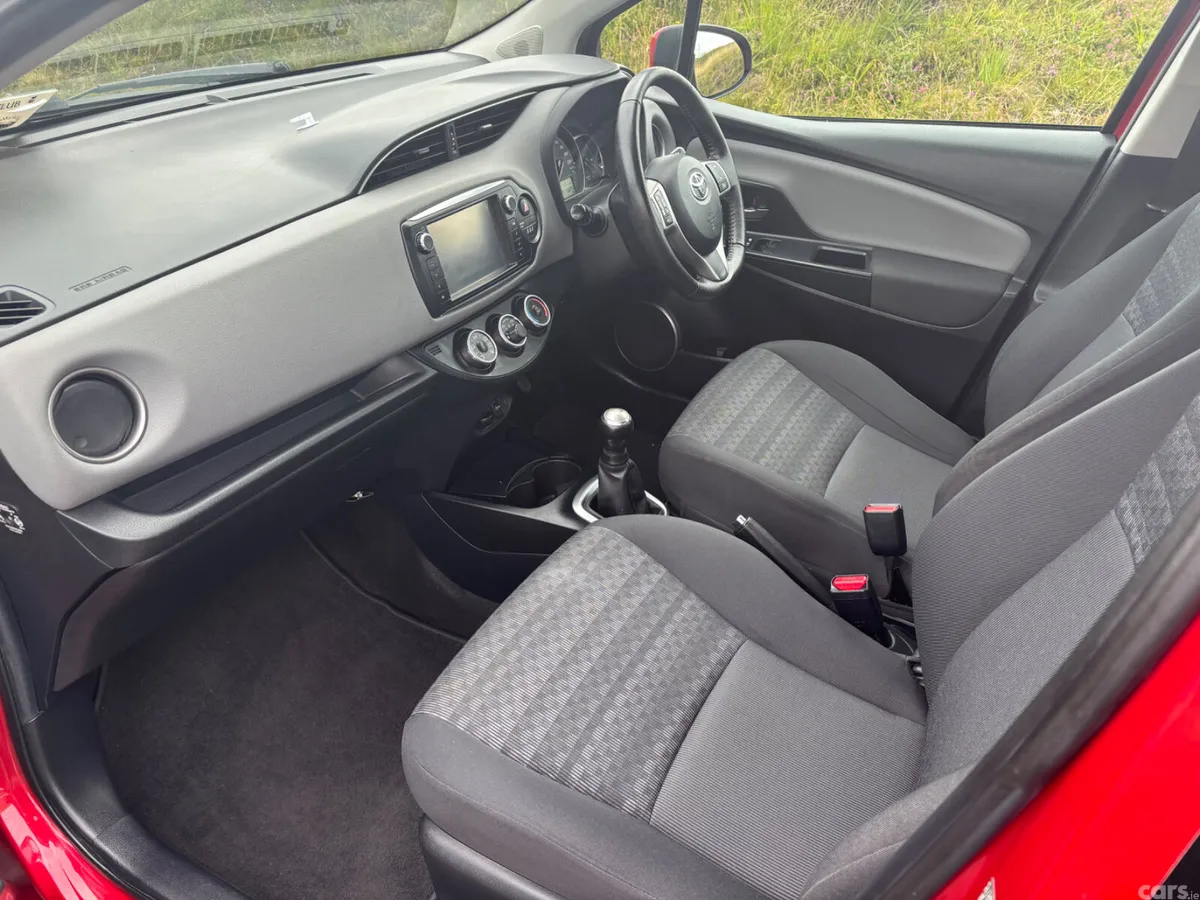 Toyota Yaris Hatchback, Petrol, 2016, Red