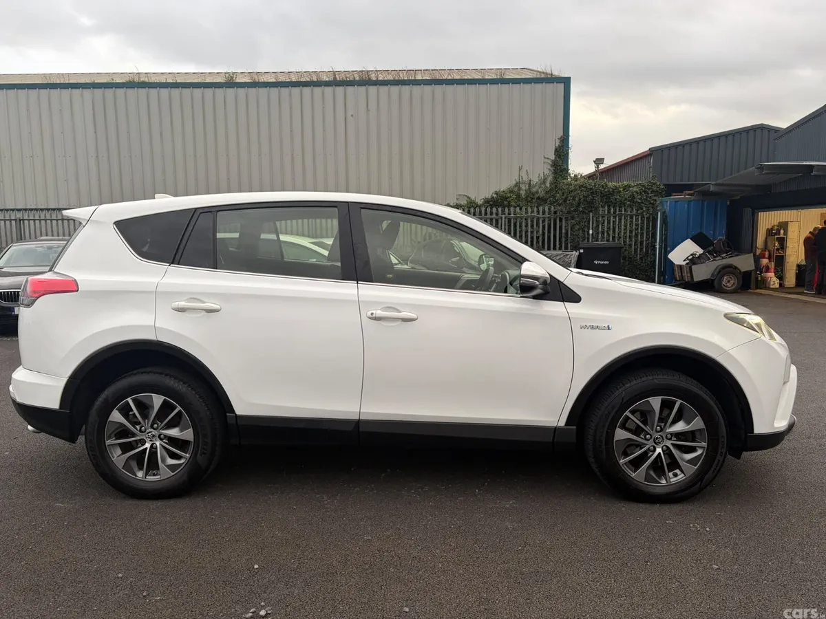 Toyota RAV4 SUV, Petrol Hybrid, 2016, White